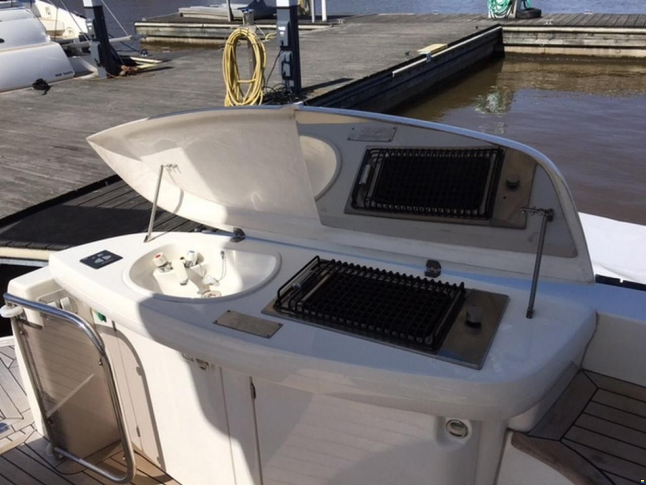 Sealine T47