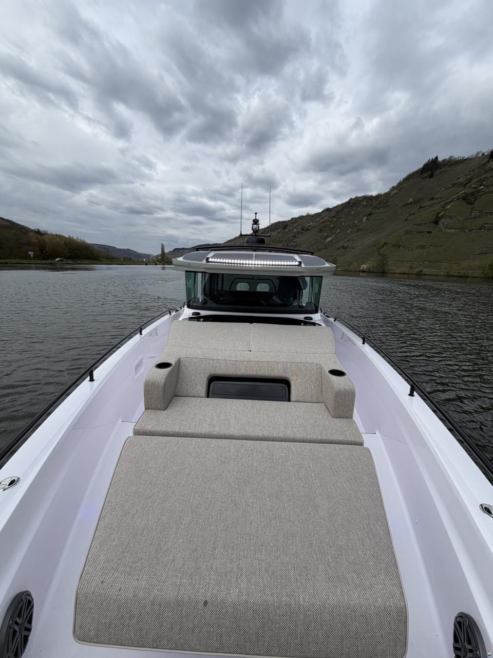 Axopar 37 XC Cross Cabin