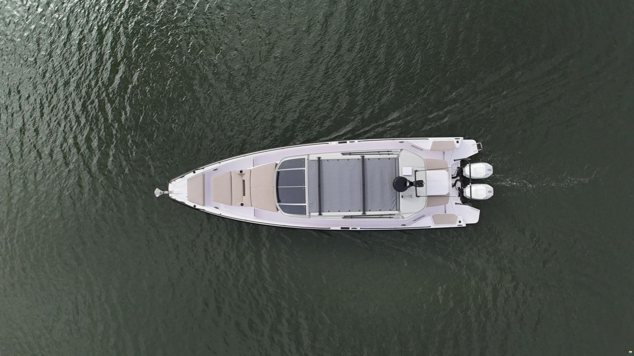 Axopar 37 XC Cross Cabin