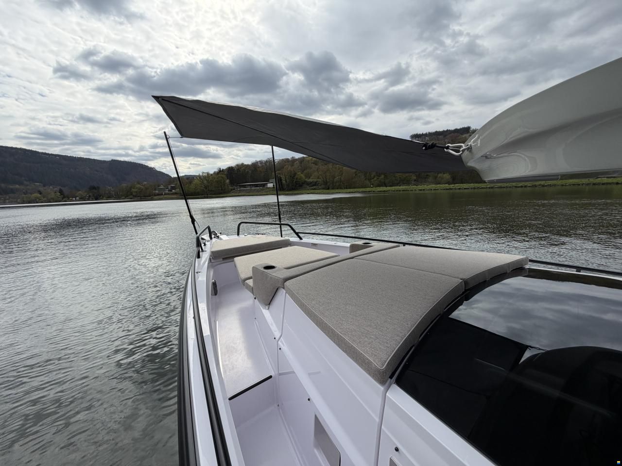 Axopar 37 XC Cross Cabin