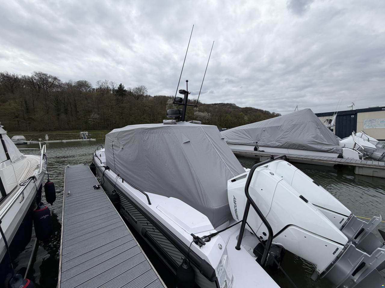 Axopar 37 XC Cross Cabin