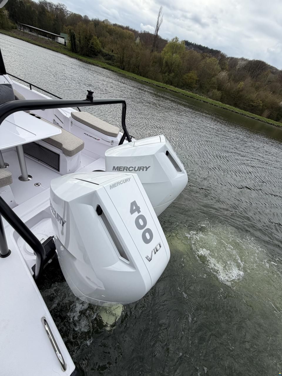 Axopar 37 XC Cross Cabin