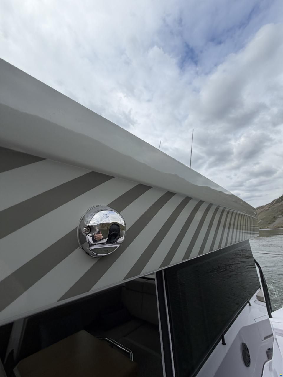 Axopar 37 XC Cross Cabin