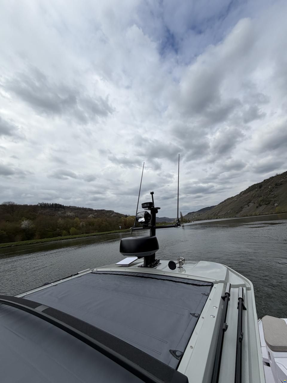 Axopar 37 XC Cross Cabin