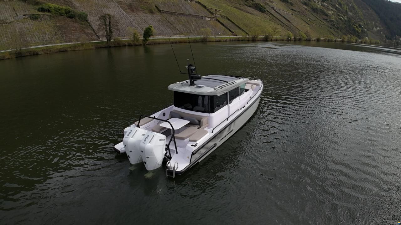 Axopar 37 XC Cross Cabin