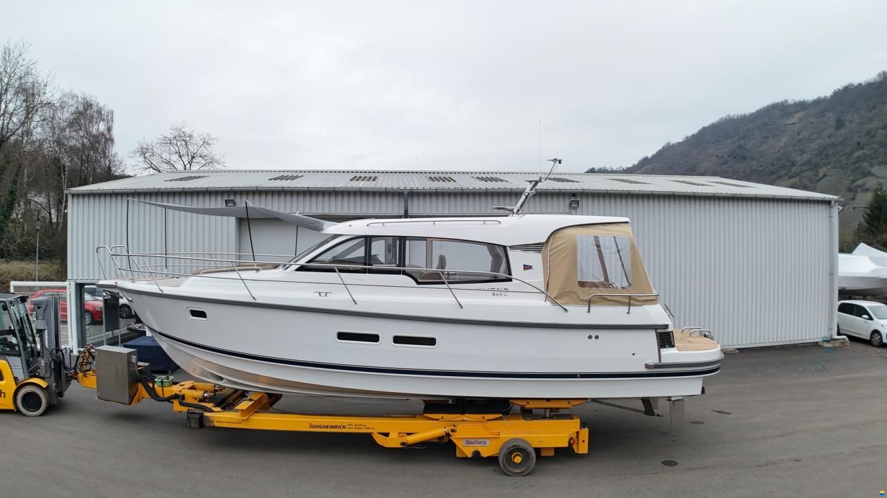 Nimbus 365 Coupe