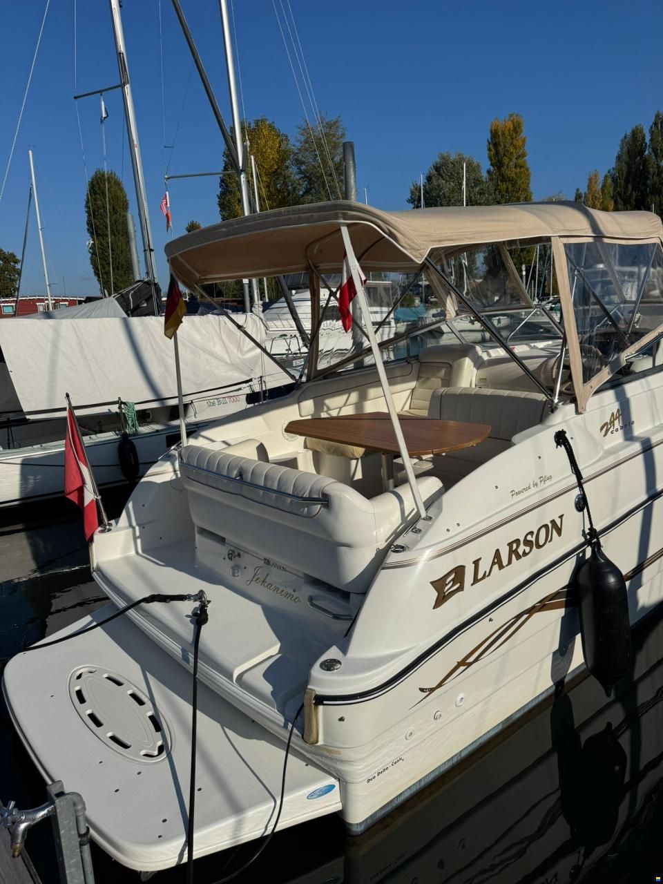 Larson Cabrio 244