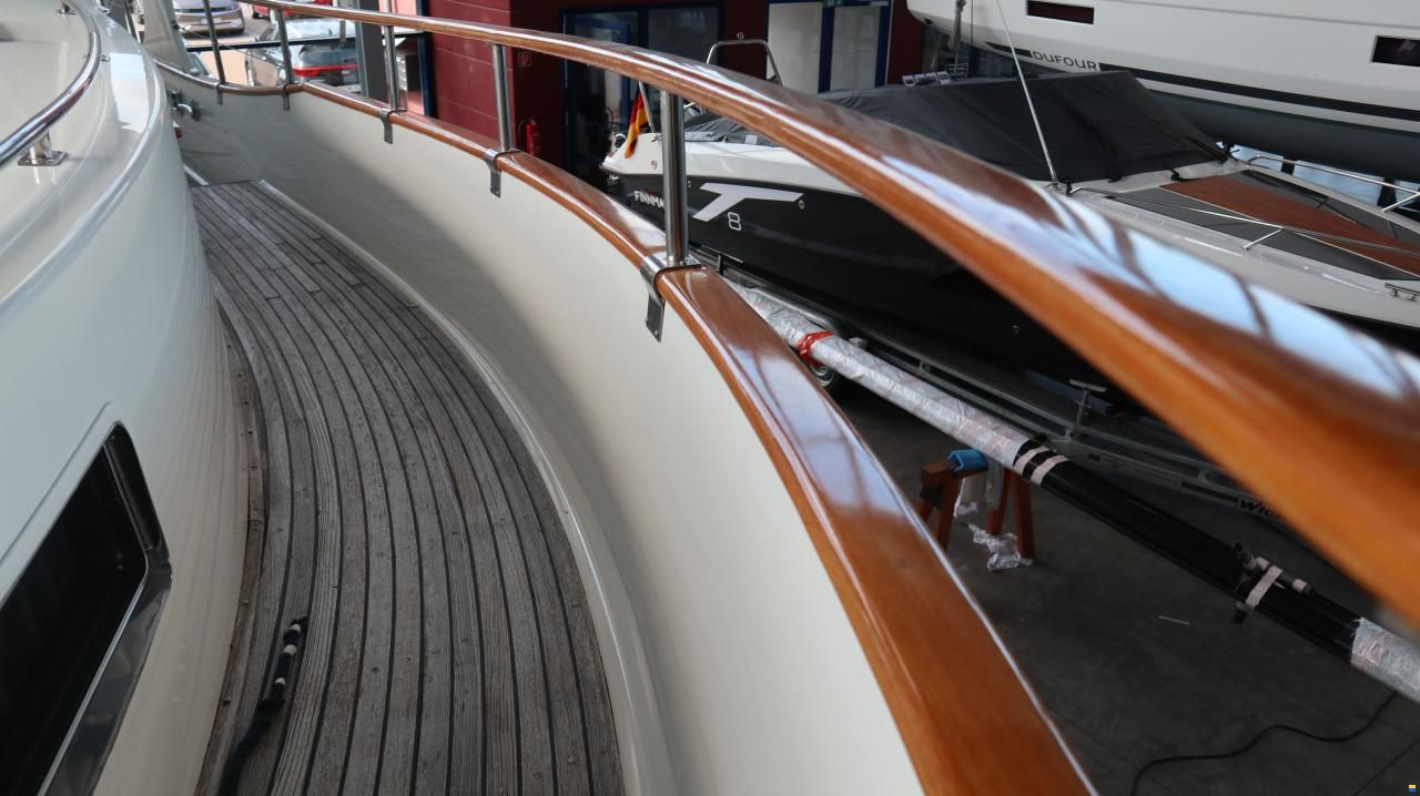 Grand Banks 42 EUROPA