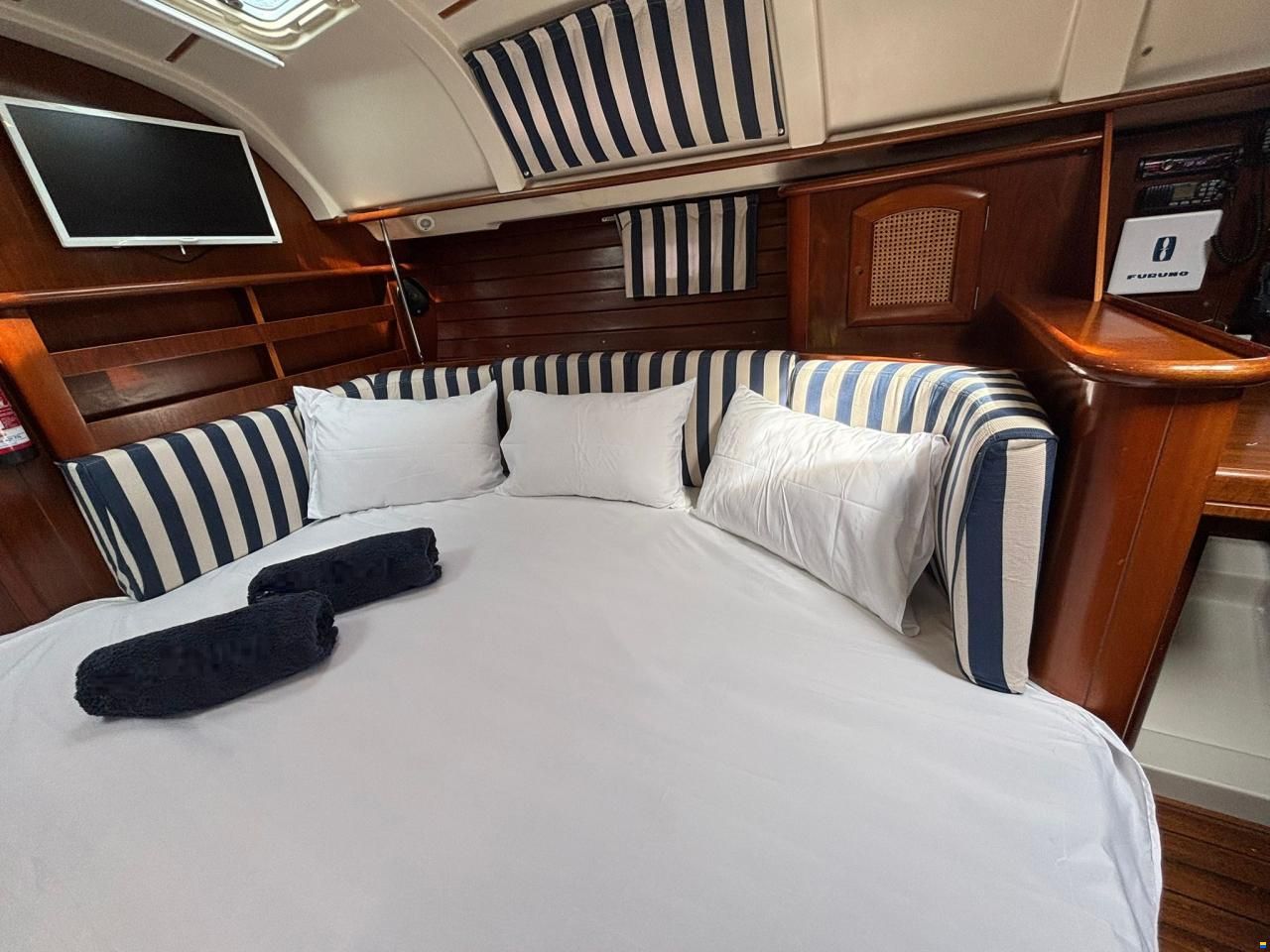 Beneteau Oceanis 381