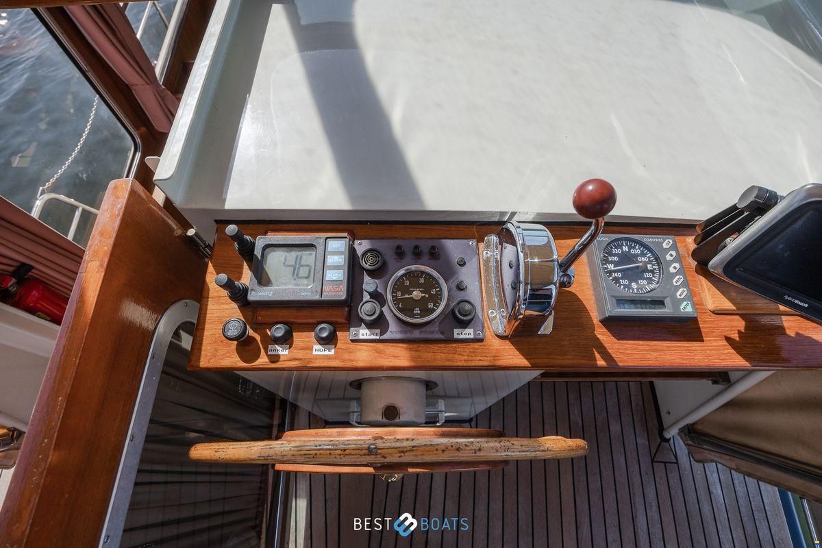 Linssen St. Jozef 1050 Salon AK-L