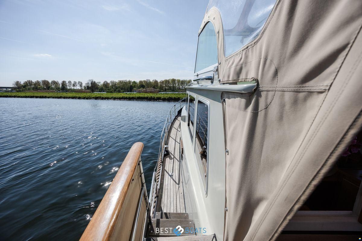 Linssen St. Jozef 1050 Salon AK-L