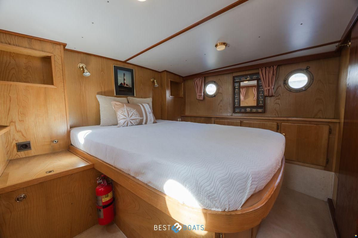 Linssen St. Jozef 1050 Salon AK-L