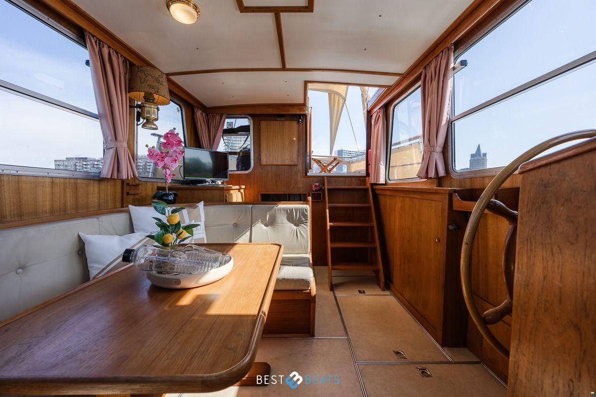 Linssen St. Jozef 1050 Salon AK-L