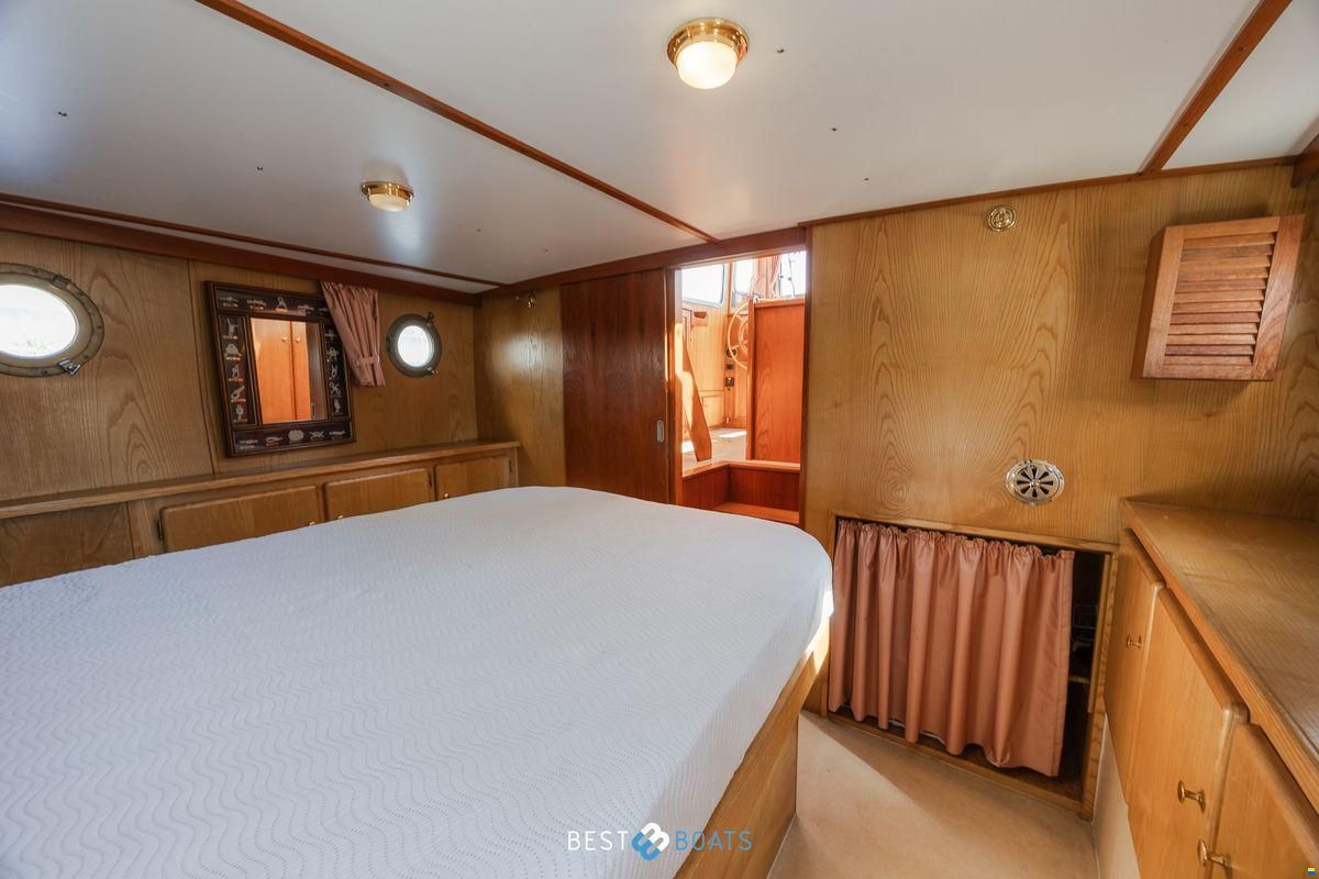Linssen St. Jozef 1050 Salon AK-L