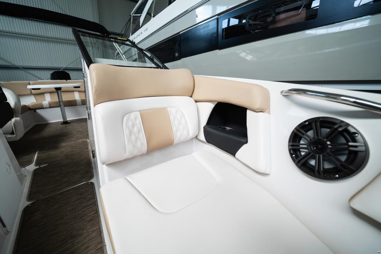 Glastron 240