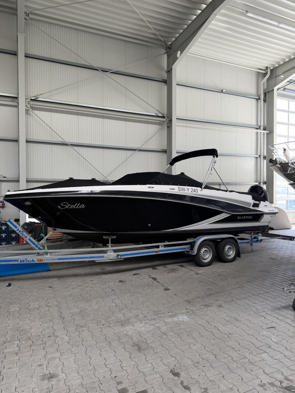 Glastron 240