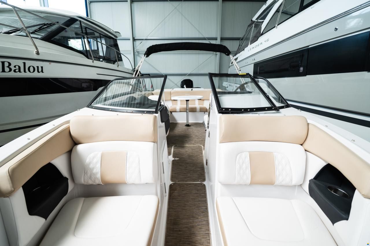 Glastron 240