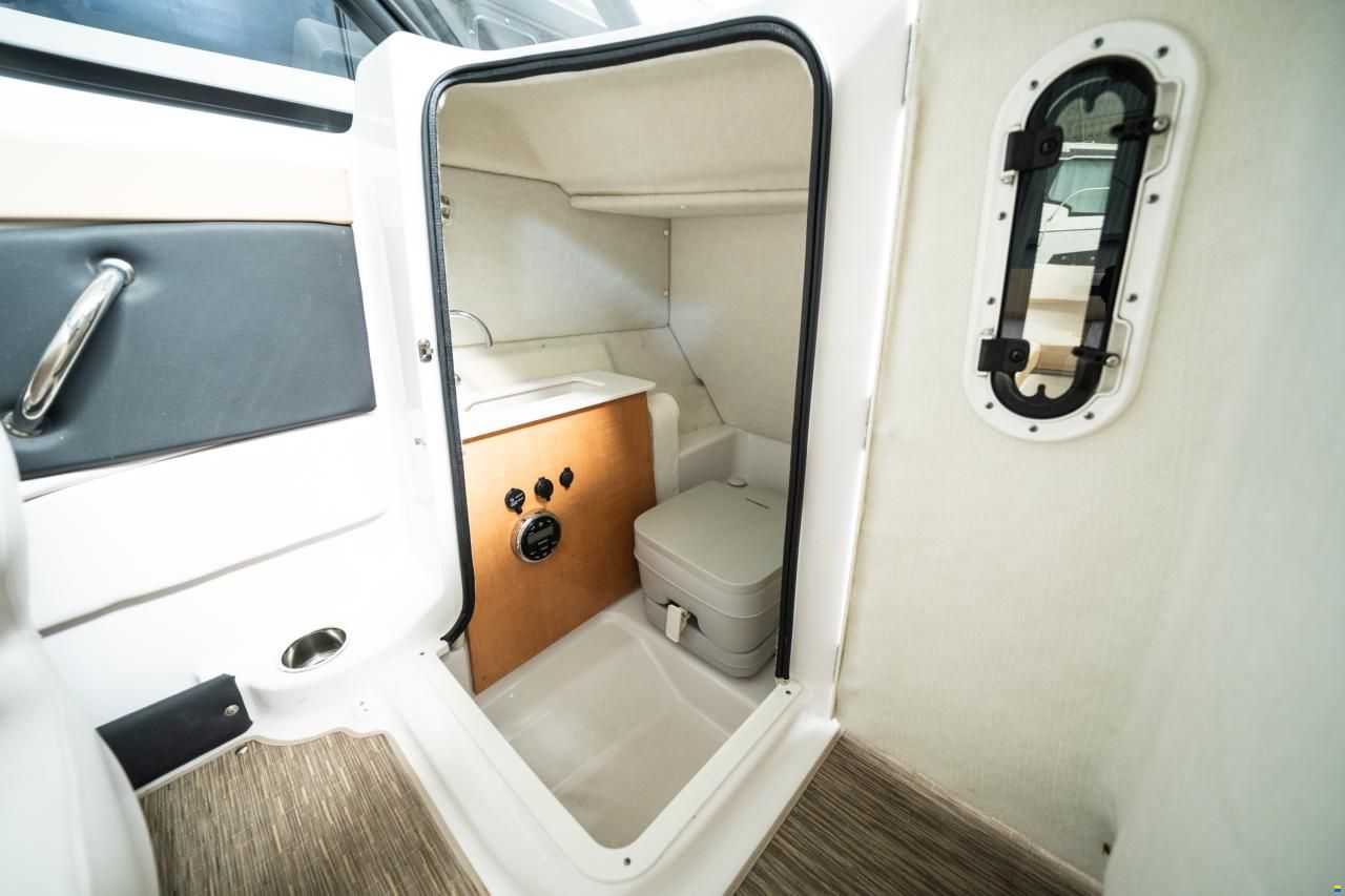 Glastron 240