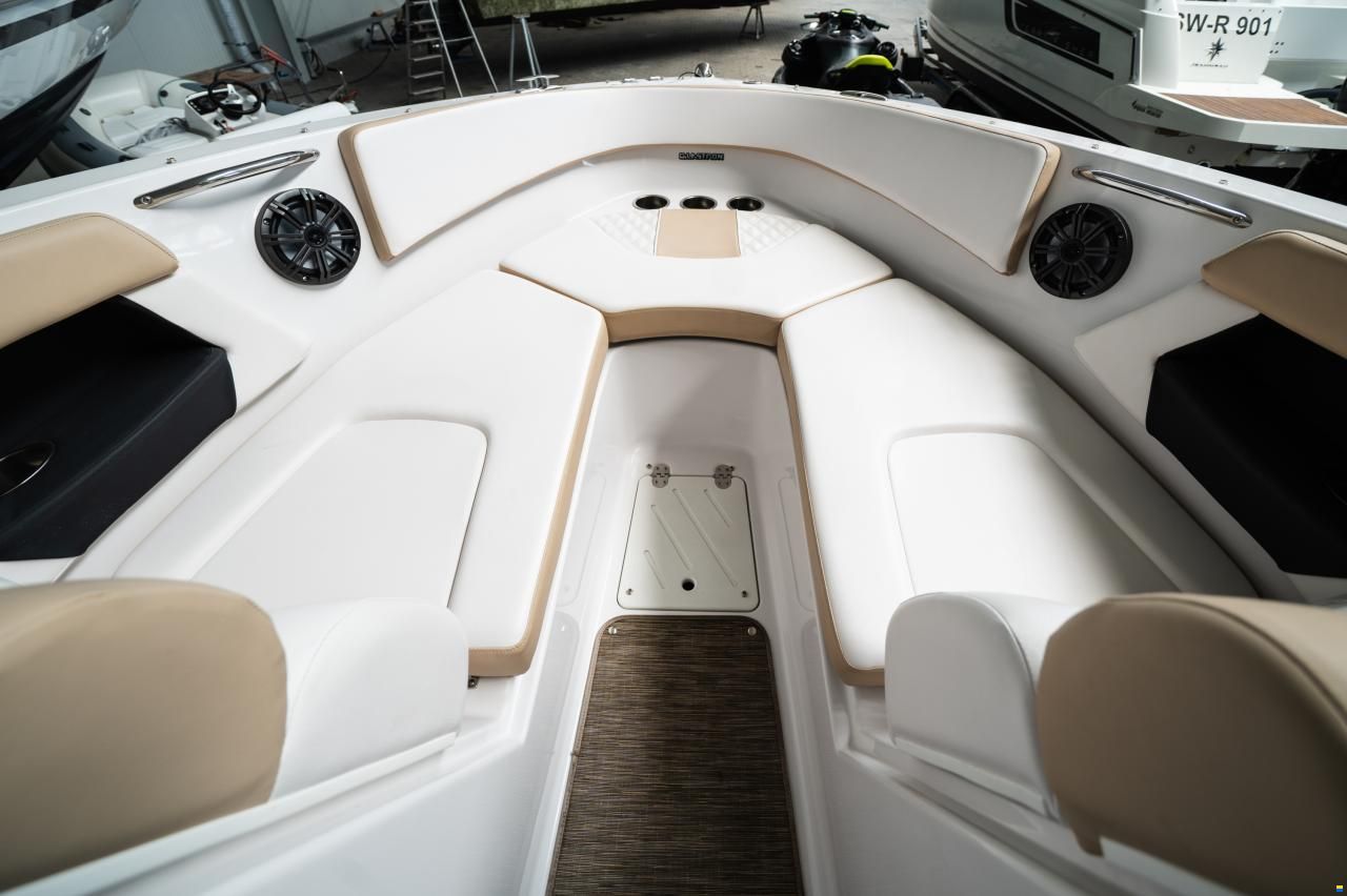 Glastron 240