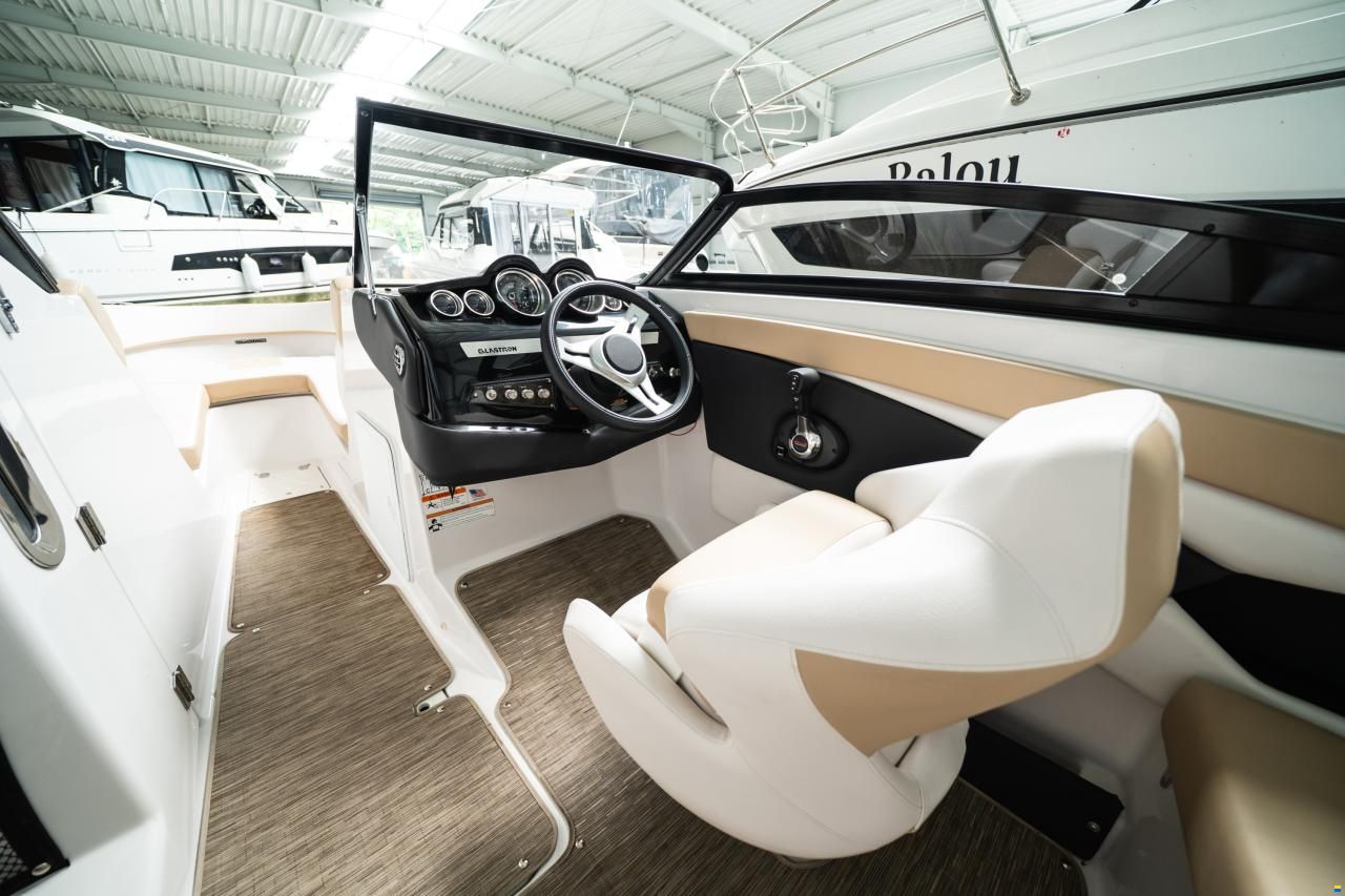 Glastron 240