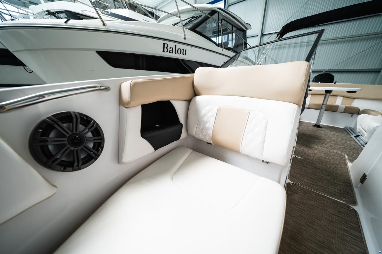 Glastron 240
