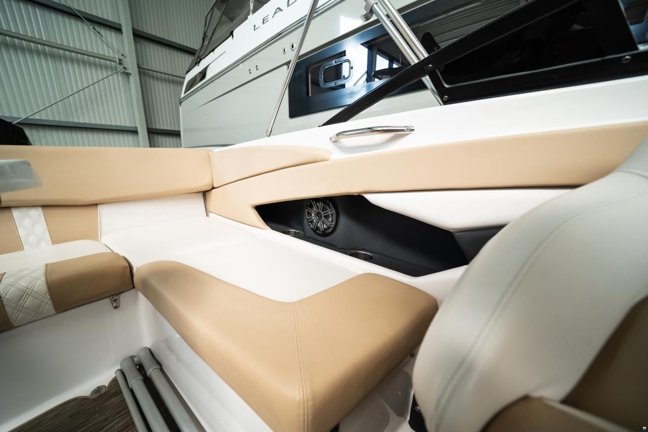 Glastron 240
