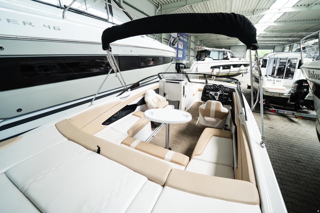 Glastron 240