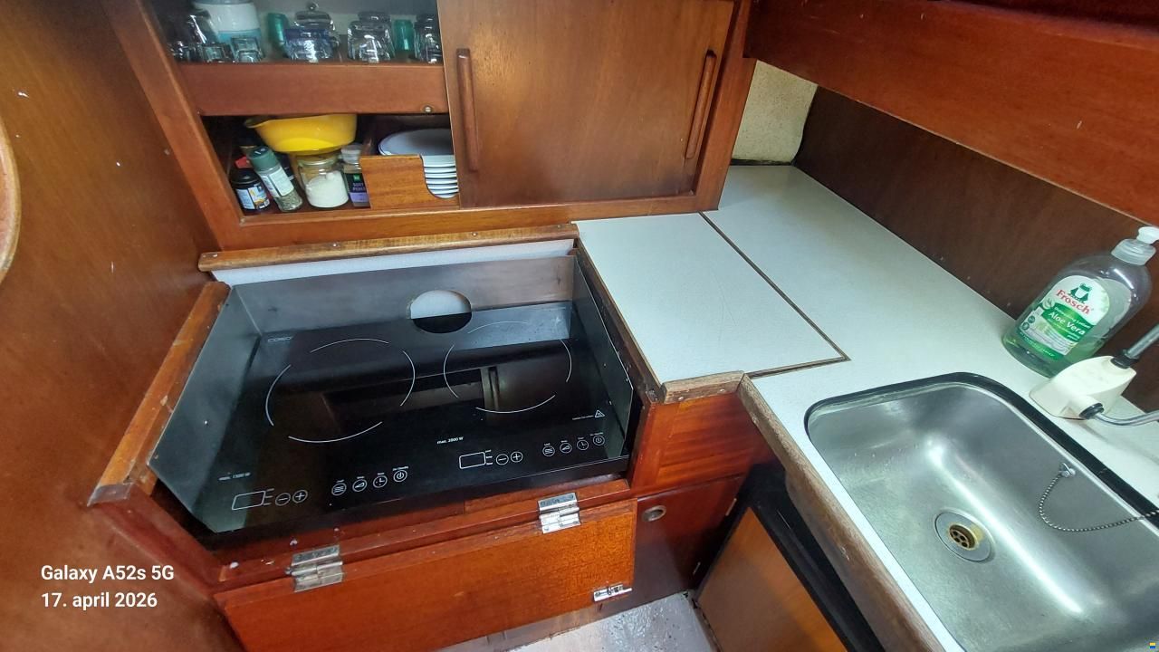 Hallberg-Rassy Mistral 33