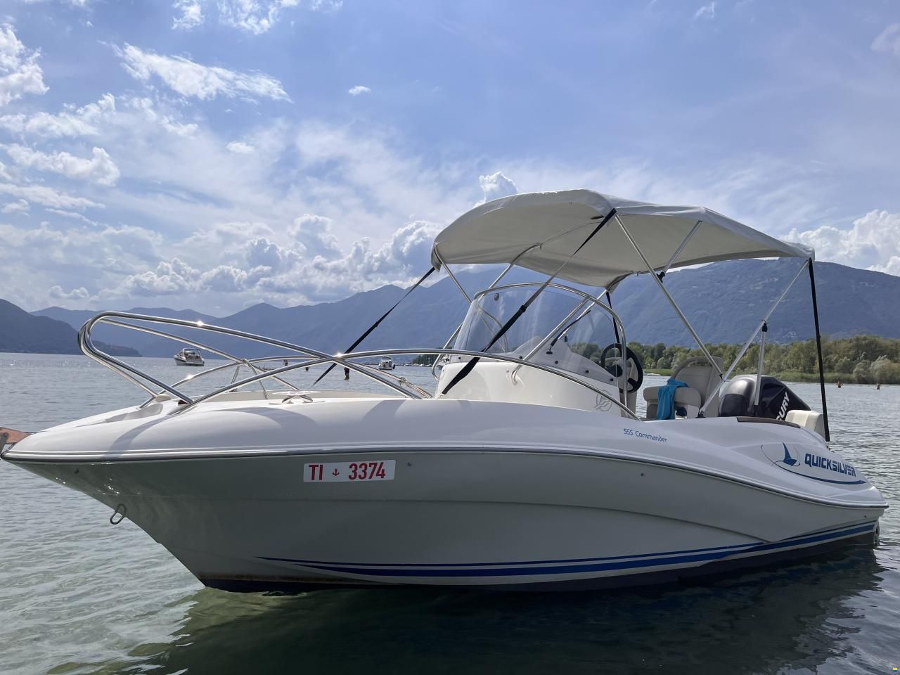 Quicksilver 555 Commander