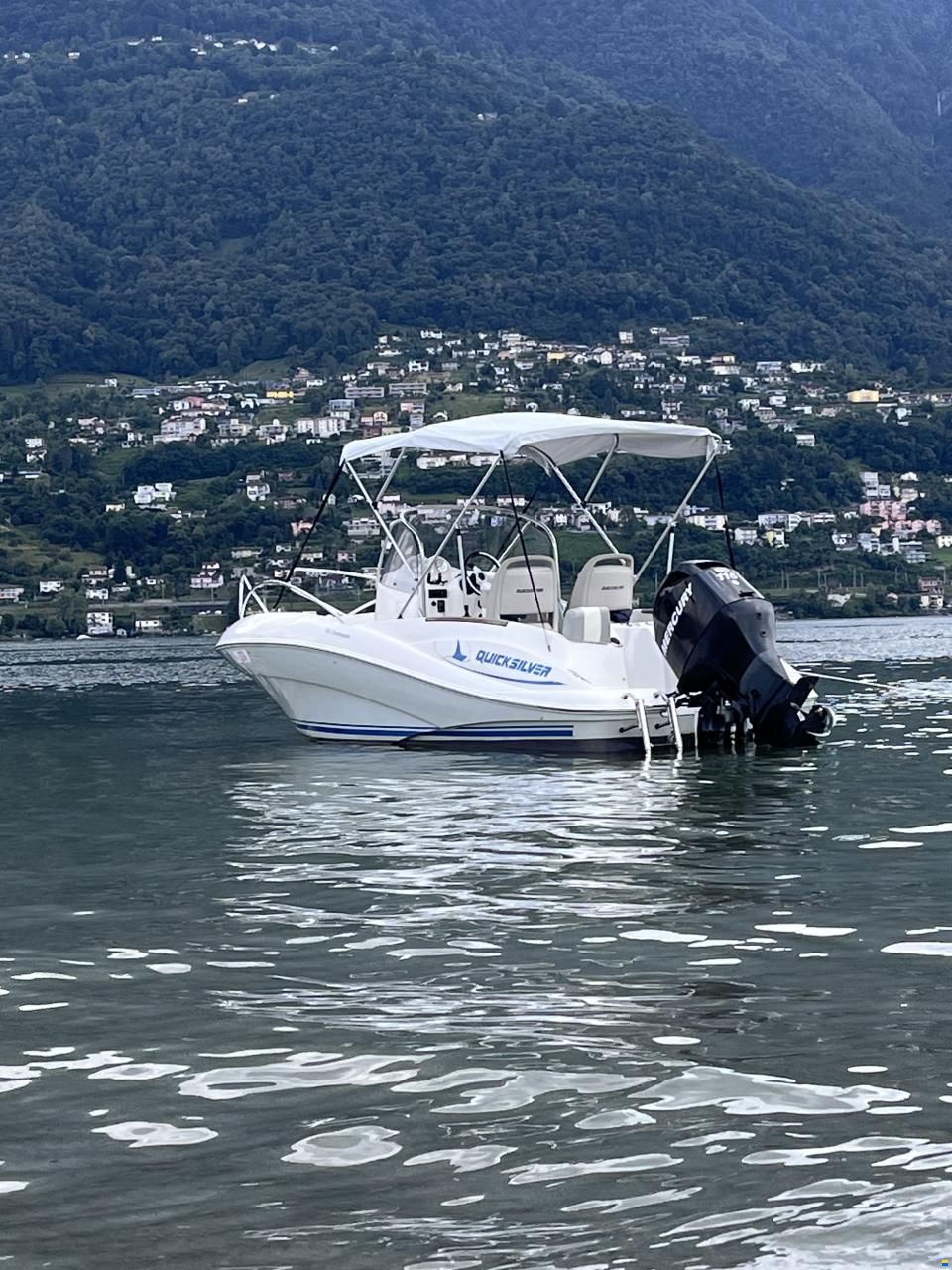 Quicksilver 555 Commander