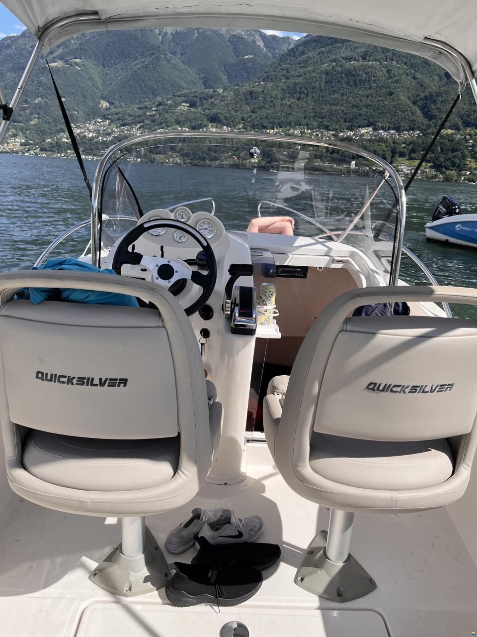 Quicksilver 555 Commander