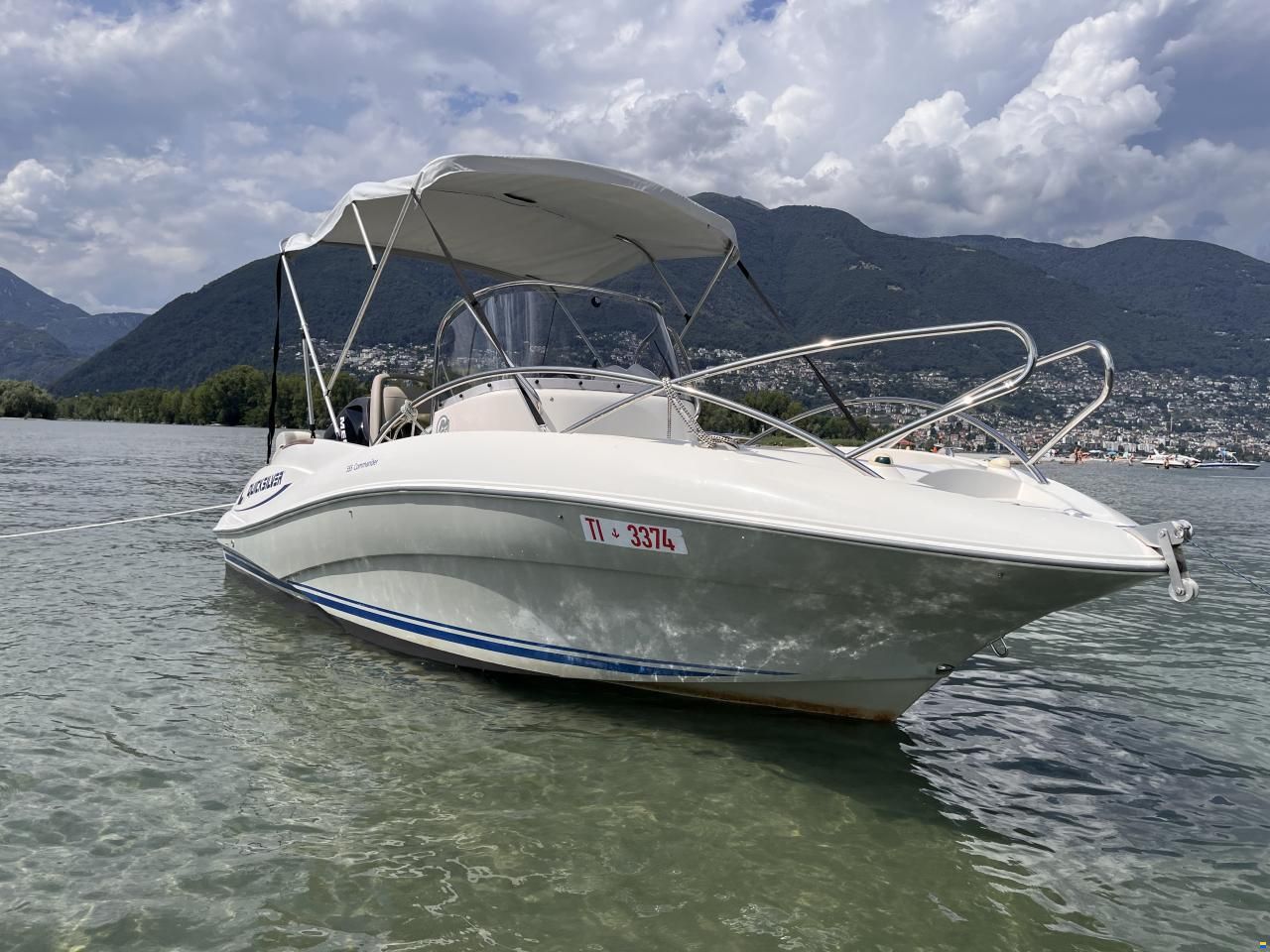 Quicksilver 555 Commander