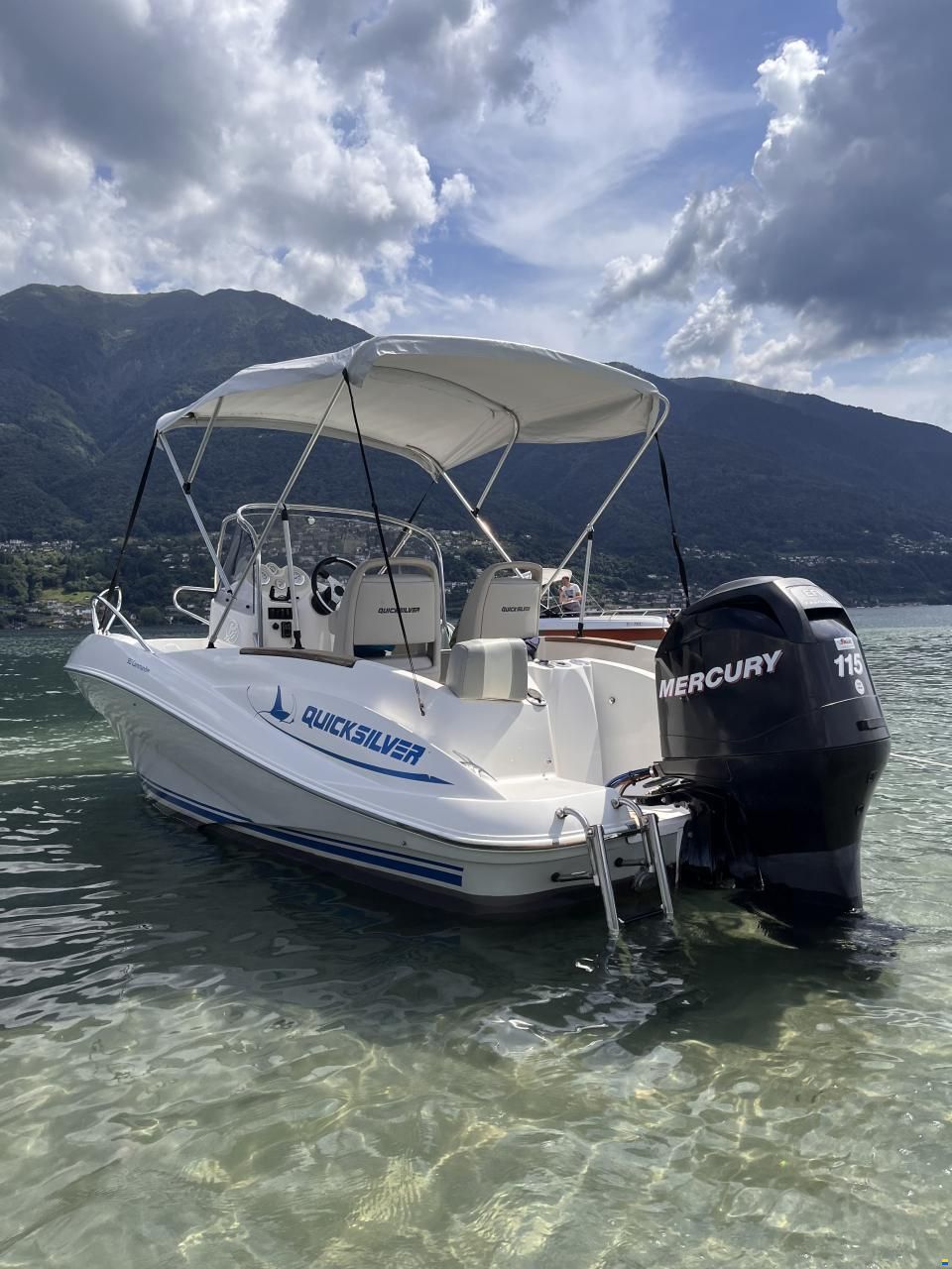 Quicksilver 555 Commander