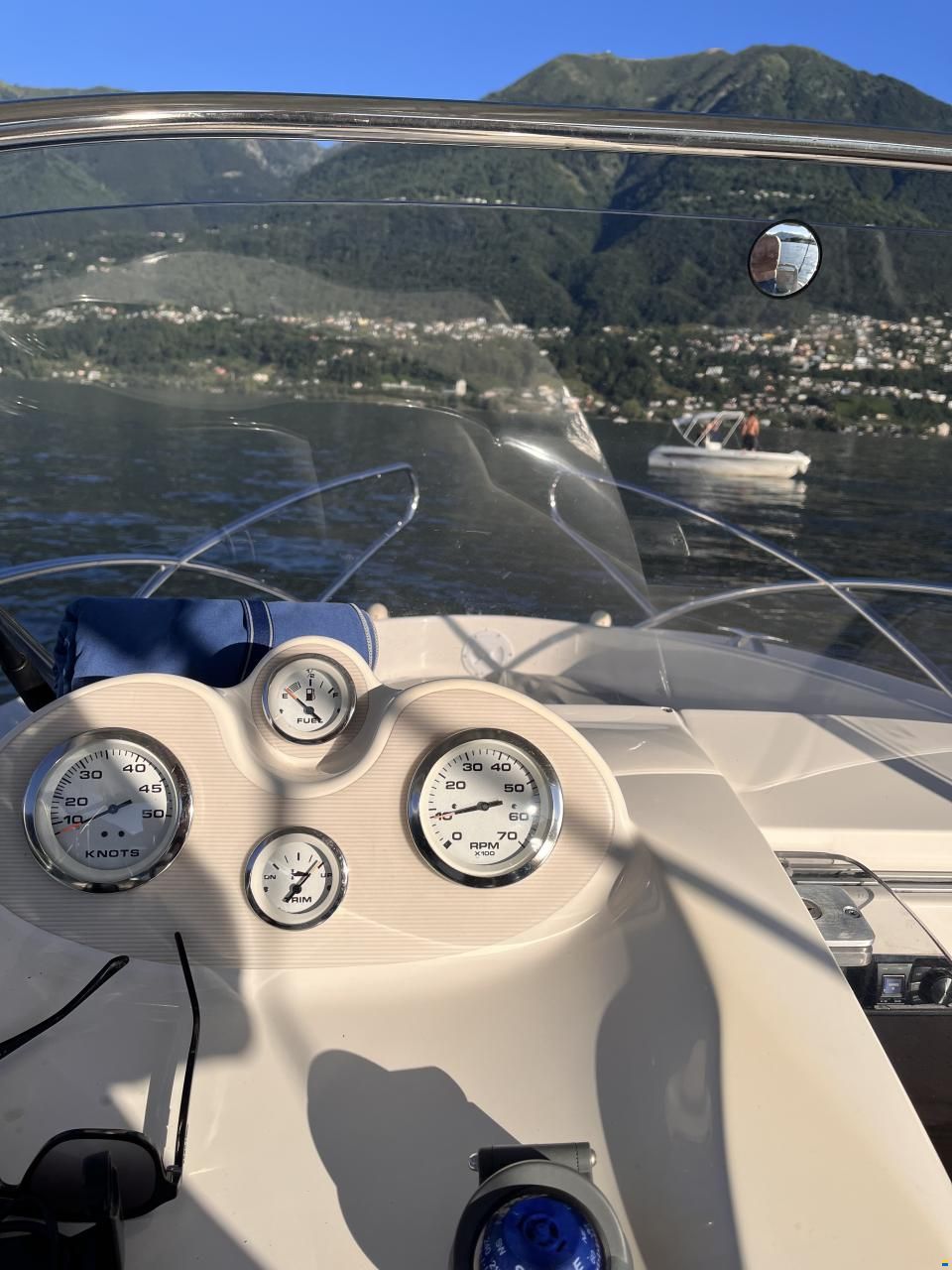 Quicksilver 555 Commander