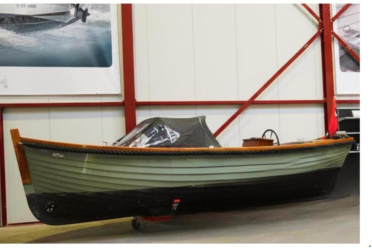 Victoria 700