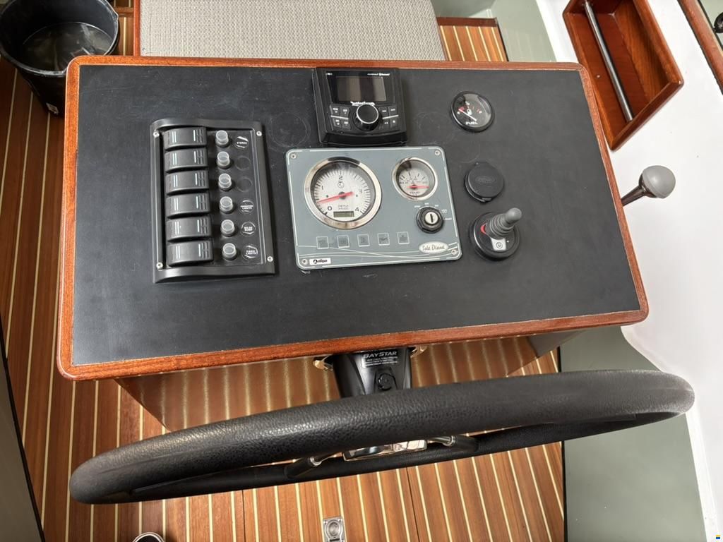Victoria 700