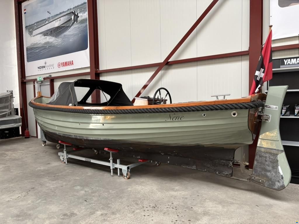 Victoria 700