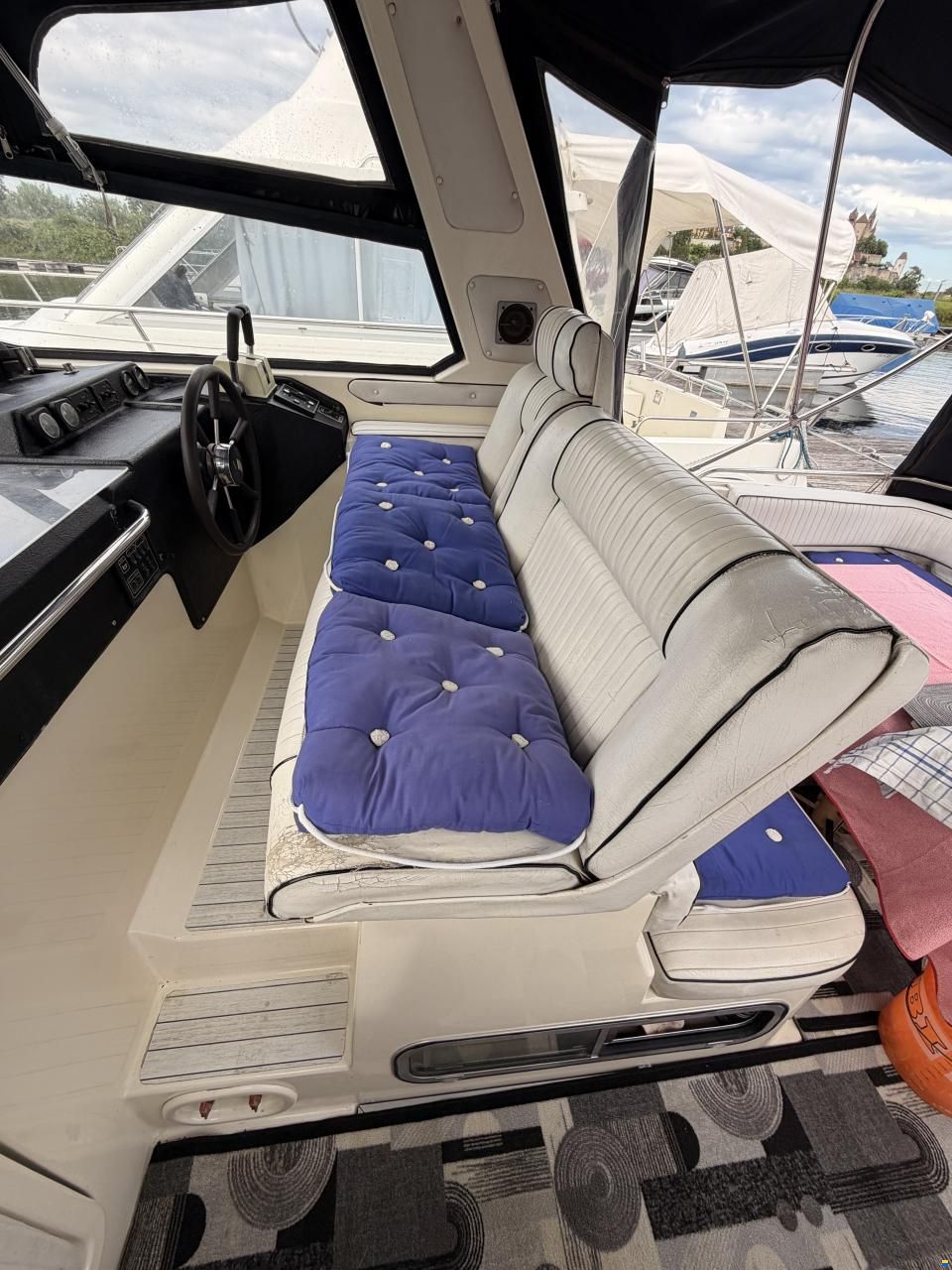 Sealine Confi 28 Family