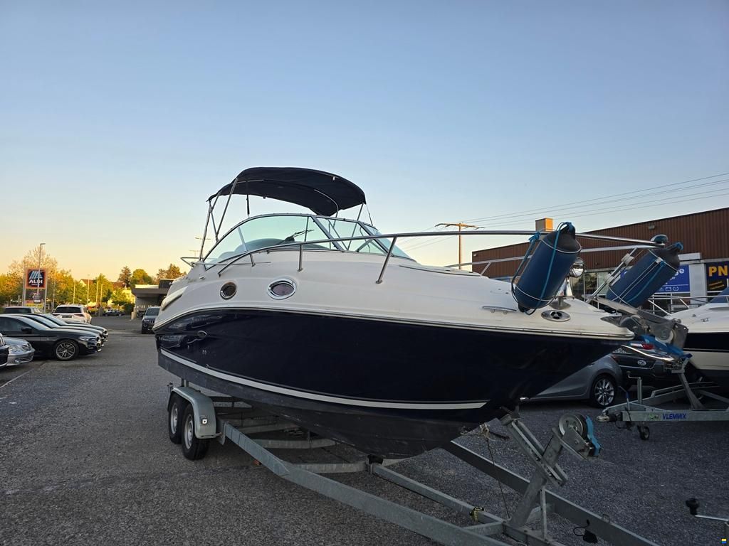 Sea Ray 240 DA Sundancer