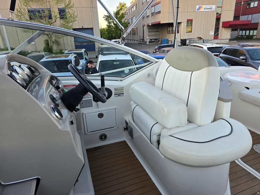 Sea Ray 240 DA Sundancer