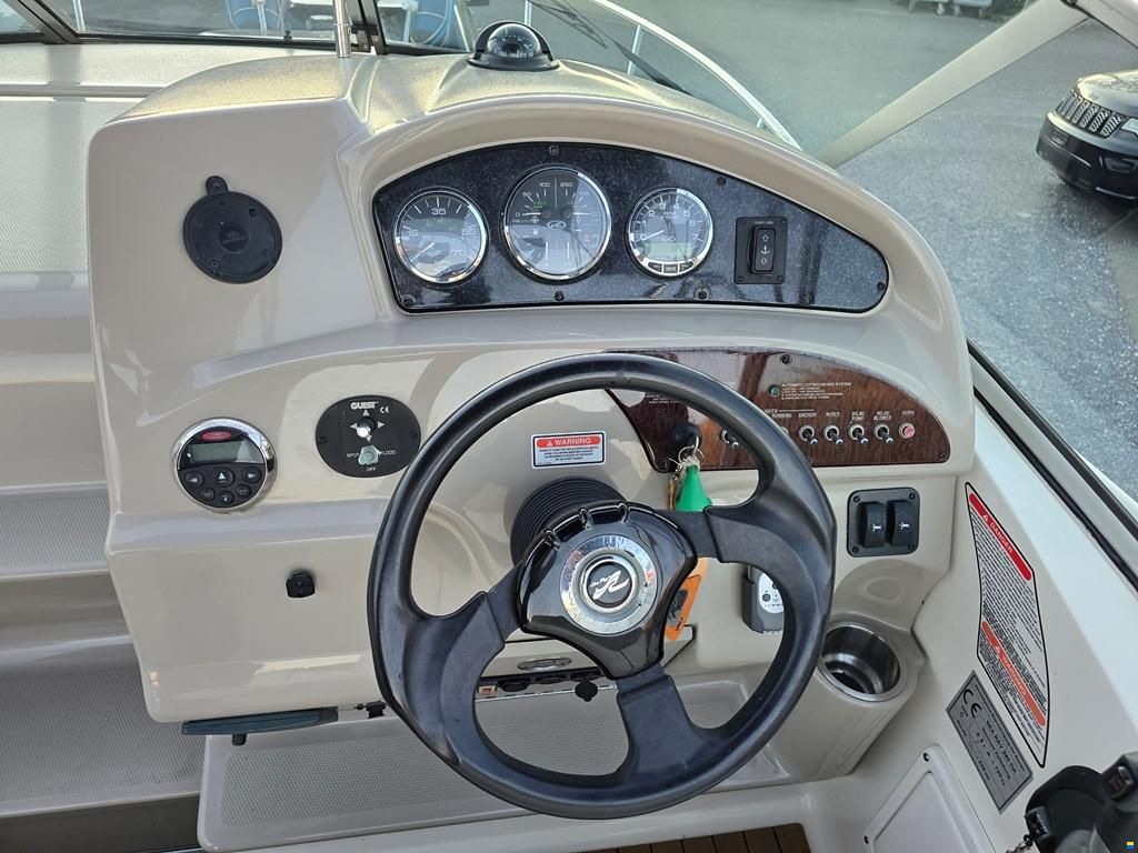 Sea Ray 240 DA Sundancer