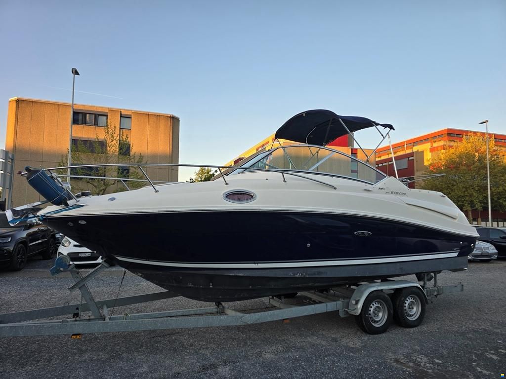 Sea Ray 240 DA Sundancer