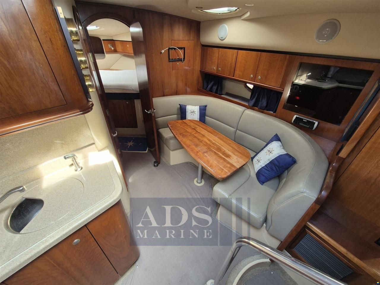 Cruiser Yachts 340 Express