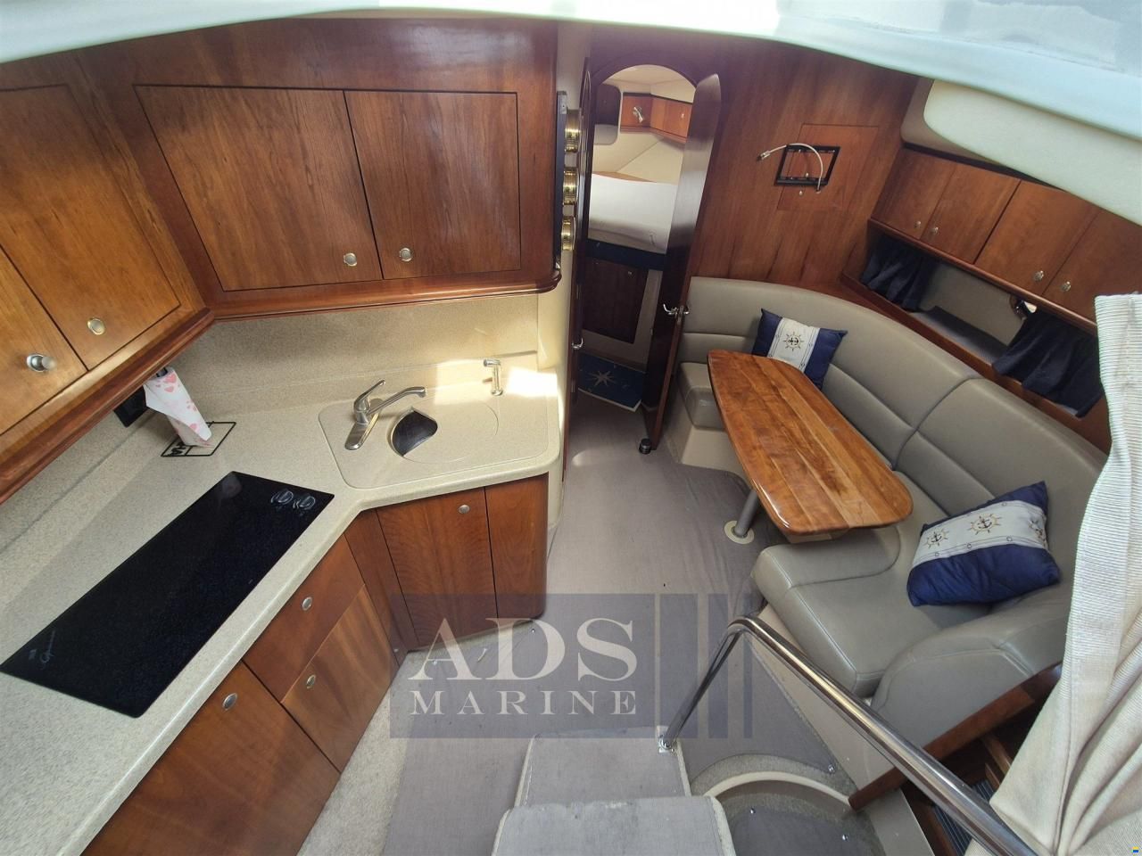 Cruiser Yachts 340 Express