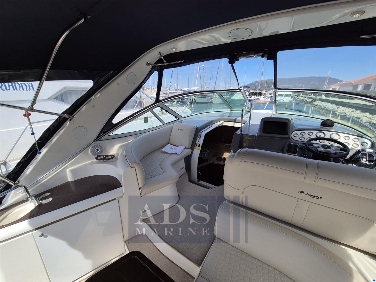 Cruiser Yachts 340 Express