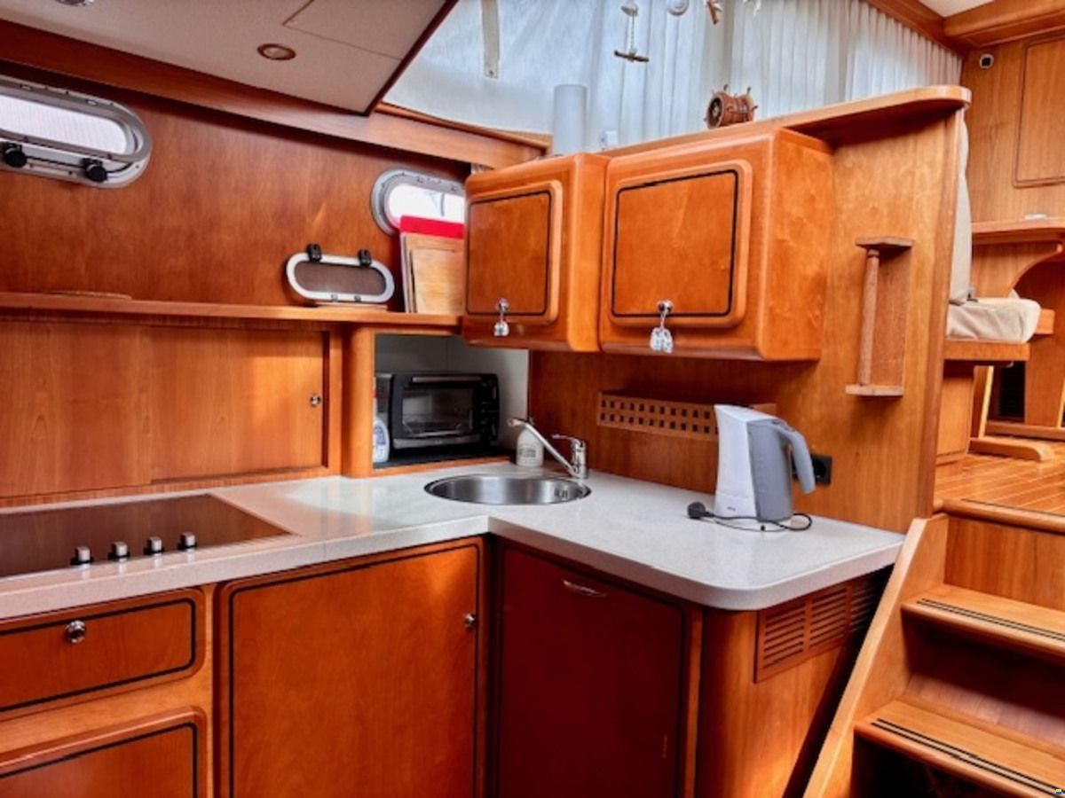Linssen Grand Sturdy 410 AC Twin