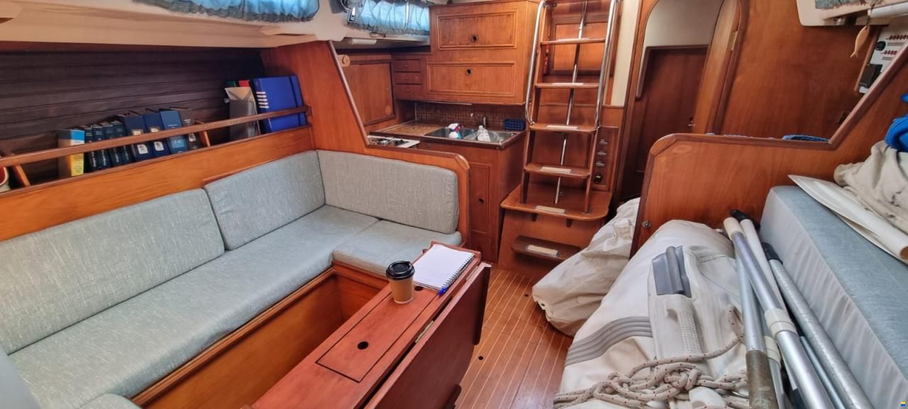 Wauquiez Hood 38