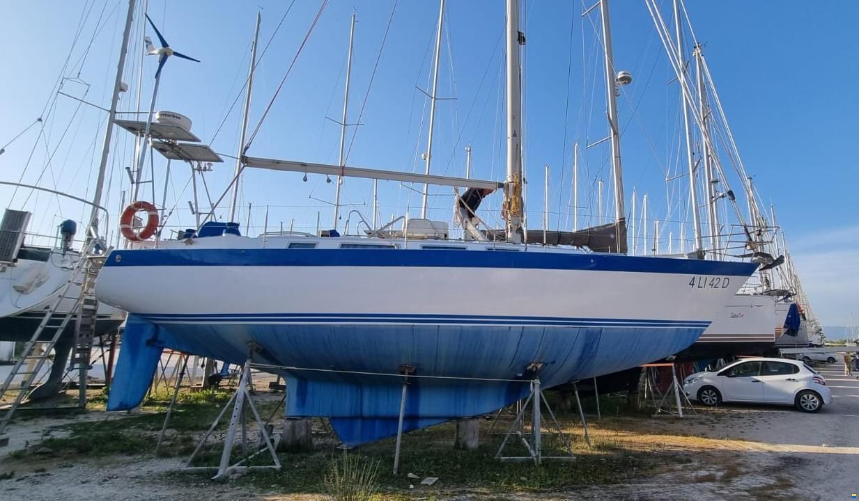 Wauquiez Hood 38