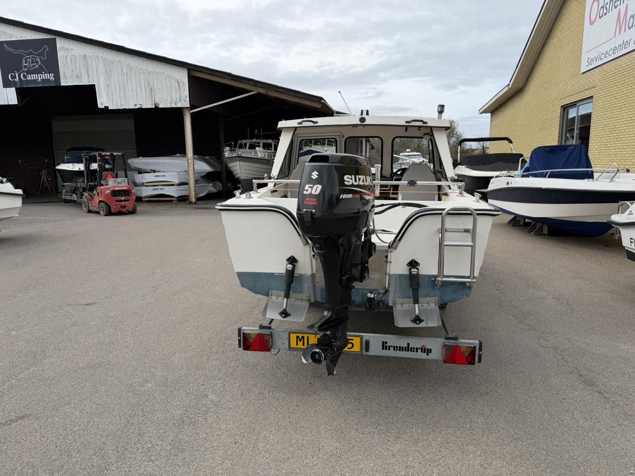 Uttern ????️ Uttern 5600 MR med Suzuki 50 HK KU