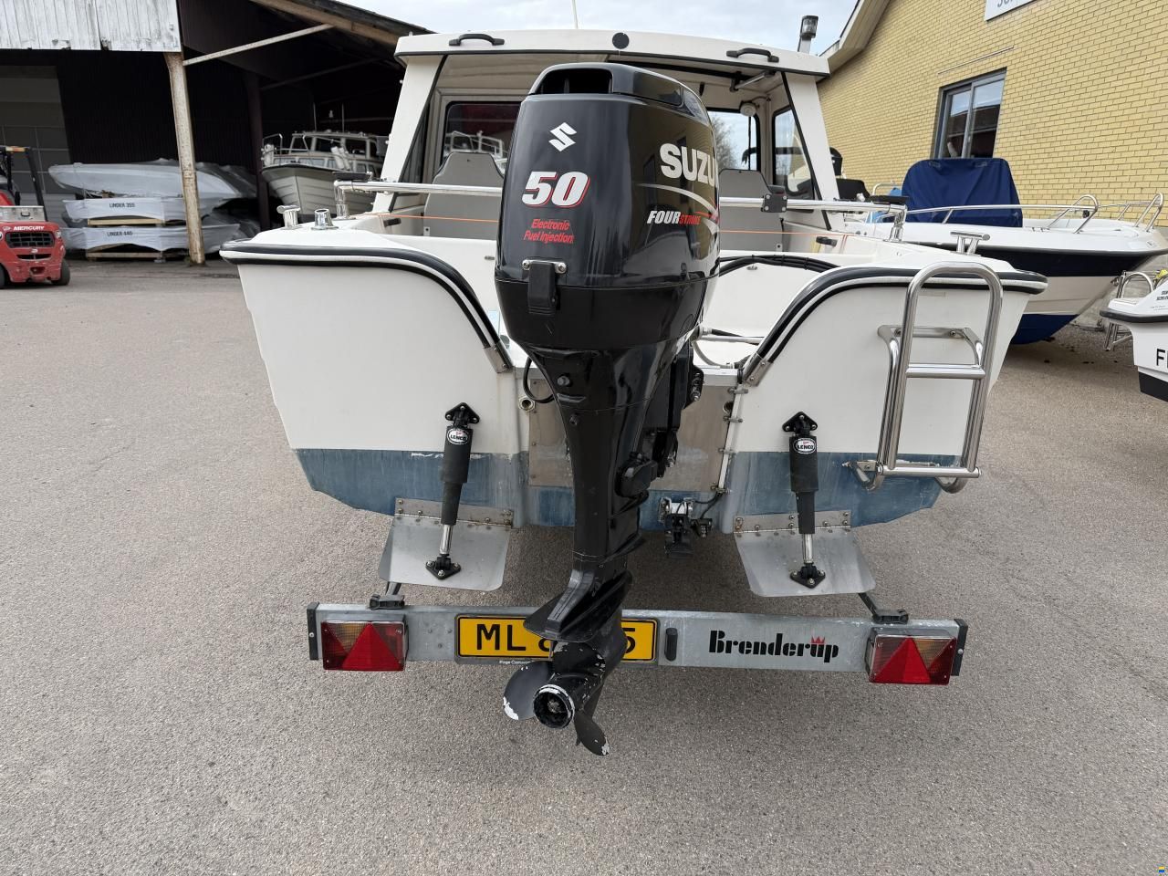 Uttern ????️ Uttern 5600 MR med Suzuki 50 HK KU